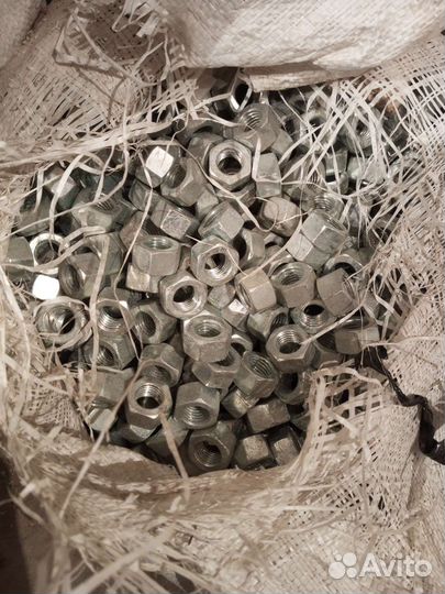 Гайка шестеграная