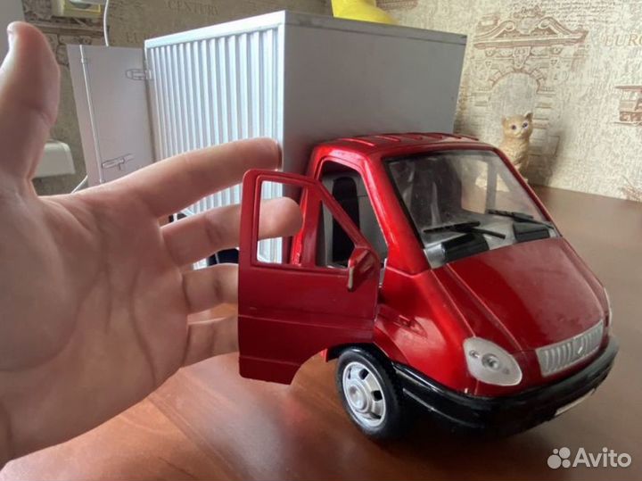 Игрушечные машинки