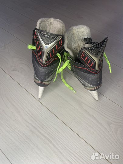 Хоккейные коньки