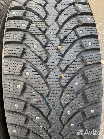 Pirelli Formula Ice 215/60 R17