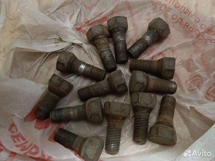Колесные болты