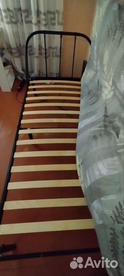 Продам односпальную кровать