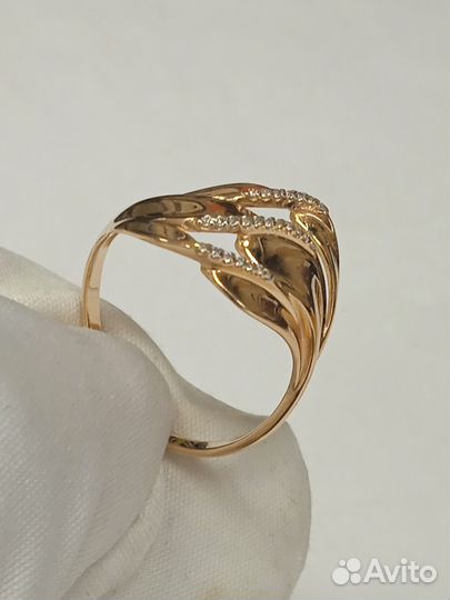 Золотое кольцо с фианитом 18р