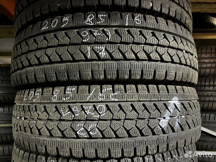 Bridgestone Blizzak W979 205/85 R16C 117L