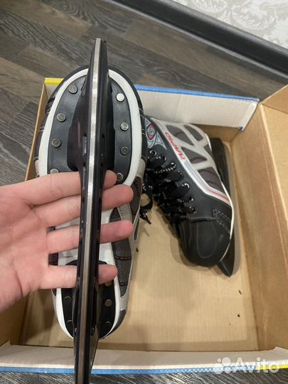 Коньки хоккейные