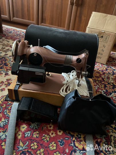 Швейная машинка Tur 2