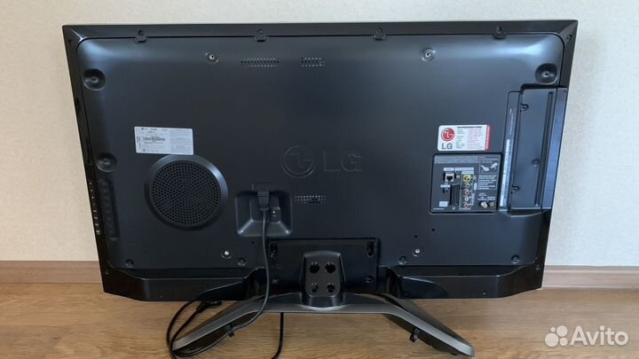 Телевизор LG 42 LA660V-ZA