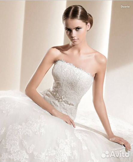 Испанское свадебное платье La Sposa со шлейфом