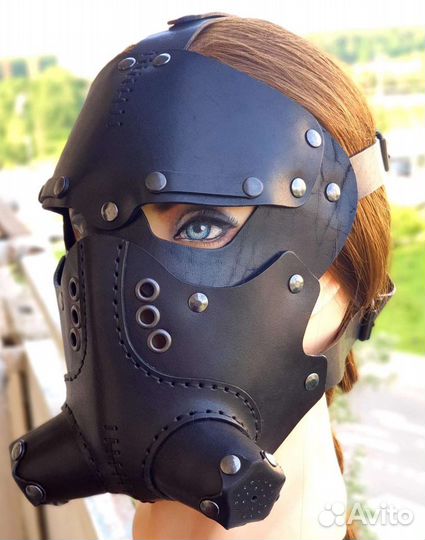 Маска кожаная