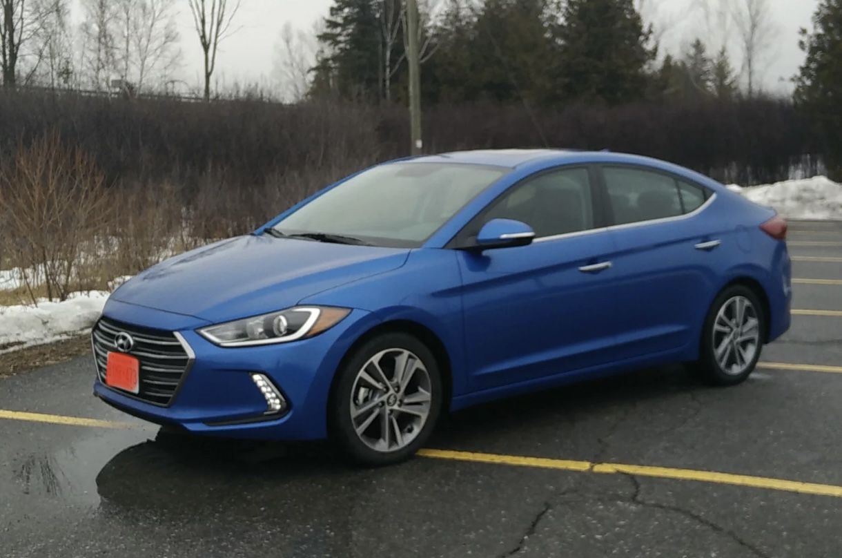 Hyundai Elantra: фото владельца