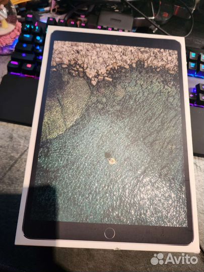 Коробка от iPad Pro 10.5