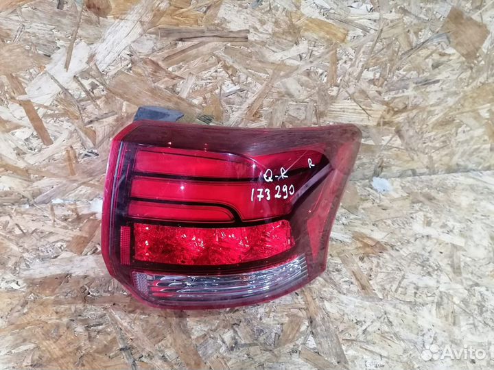 Фонарь правый Mitsubishi Outlander 3 15-24 LED