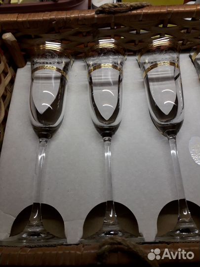 Бокалы для вина и шампанского