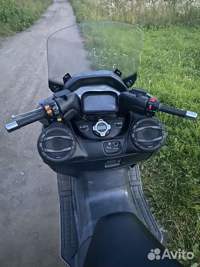 Suzuki SkyWave 650 LX