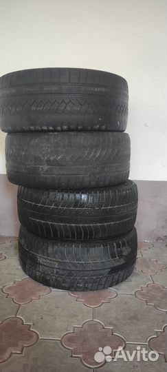 Goodyear Aquatred 245/45 R17