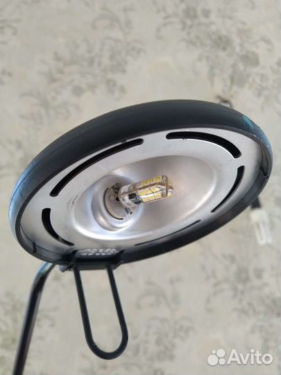 Лампа настольная