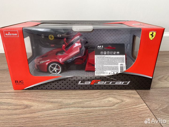 Машинка на радиоуправлении Ferrari