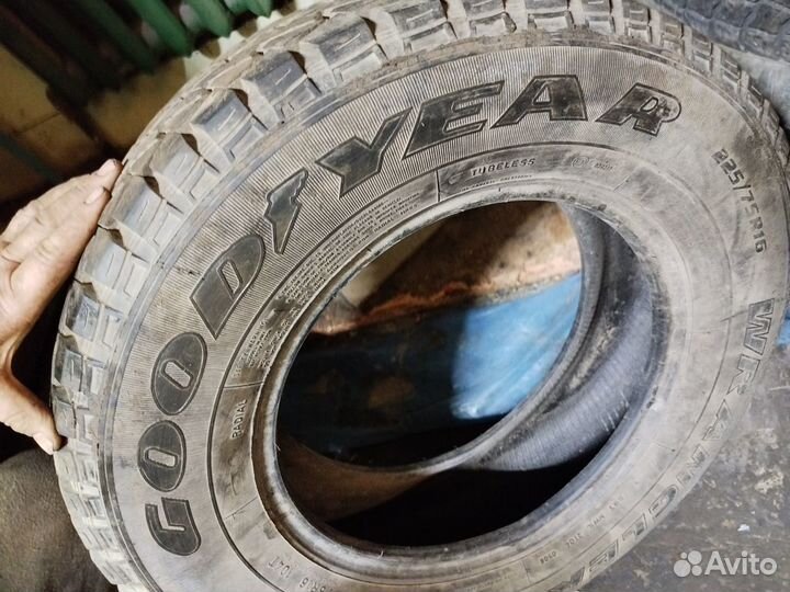 Goodyear Wrangler AT/R 225/75 R16