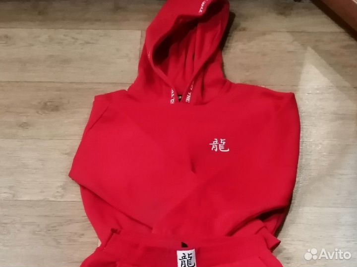 Спортивный костюм женский