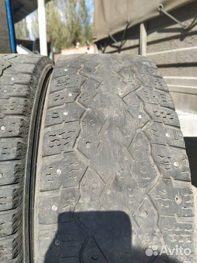 2 покрышки Kumho Winter PorTran CW11 195/70 R15