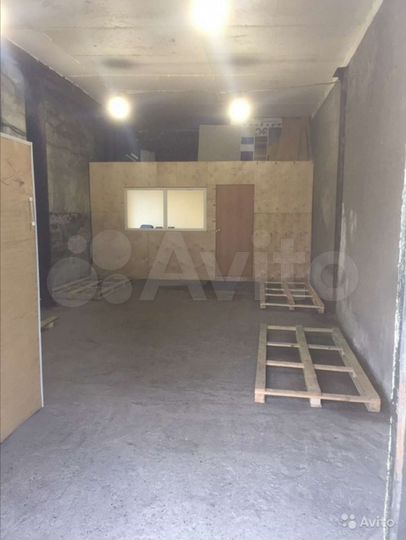 Гараж, > 30 м²