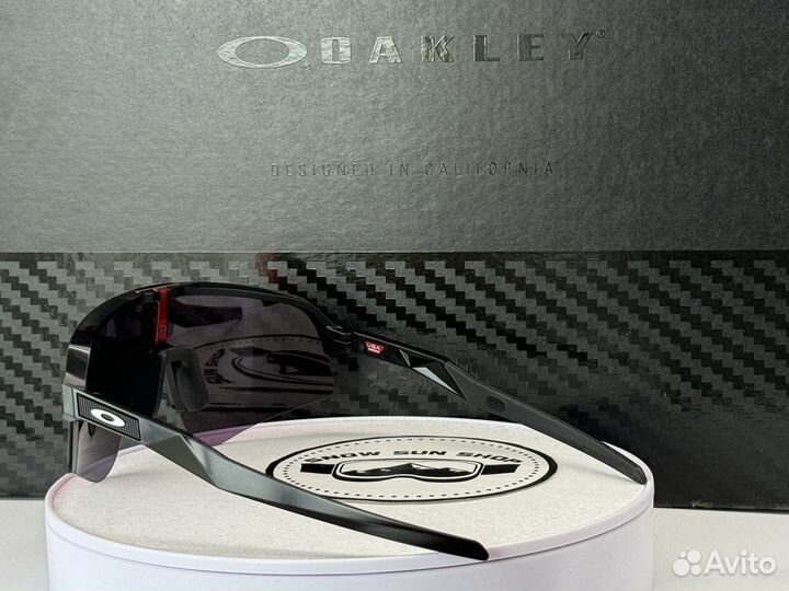 Солнцезащитные очки Oakley Sutro Lite Sweep Road