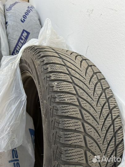Goodyear UltraGrip Ice 2 215/55 R16