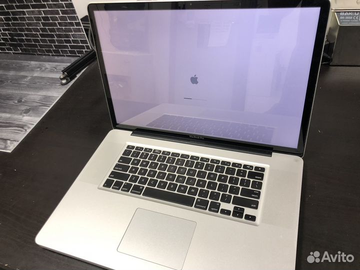 Apple MacBook Pro 17 2011