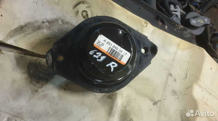 Подушка двигателя OM629 на Mercedes W164 X164