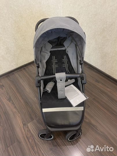 Коляска прогулочная Luxmom 720