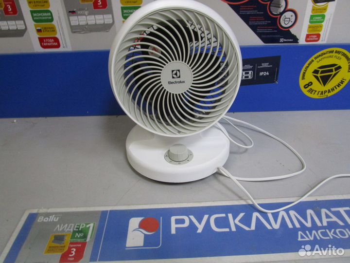 Вентилятор настольный Electrolux ETF-107W
