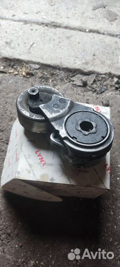 Натяжитель приводного ремня