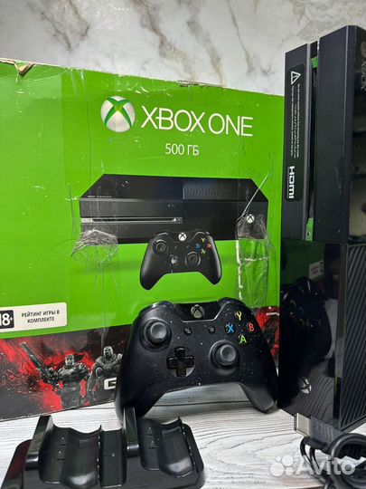 Игровая приставка Xbox one 500gb С игрой