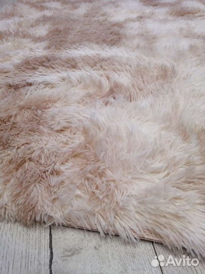 Ковер с длинным ворсом, мягкий