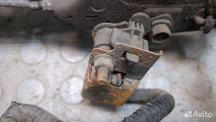 Рамка капота Nissan Juke, 2011