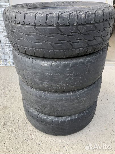 Bridgestone Dueler A/T 697 265/65 R17