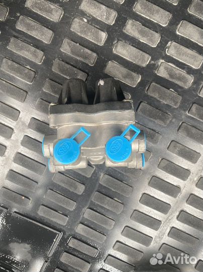 Кран четырех контурный на Вольво фм