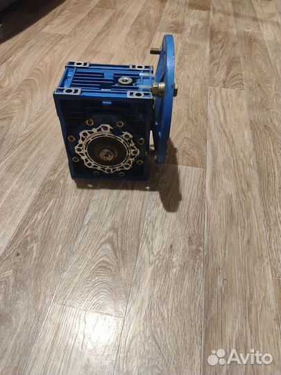 Угловой редуктор