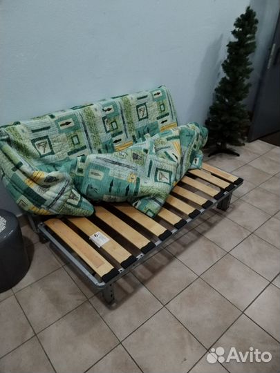 Основание кровати дивана. Без матраса