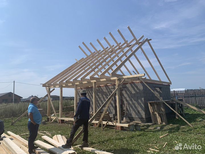 Бригада строителей