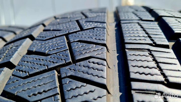 Pirelli Ice Asimmetrico 225/60 R18 100Q