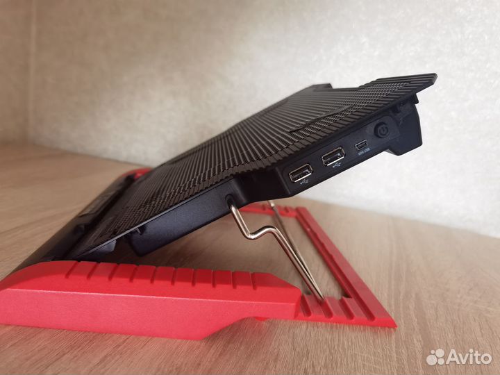 Охлаждающая подставка для ноутбука Thermaltake