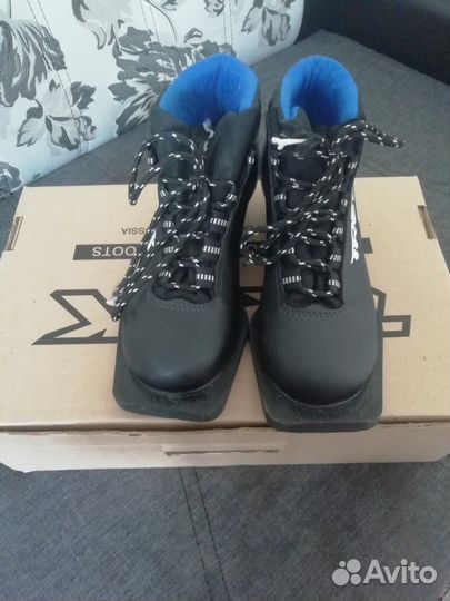 Лыжные ботинки