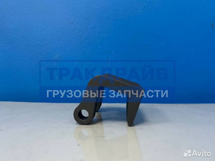 Шарнирная петля двери Скания 4 серии