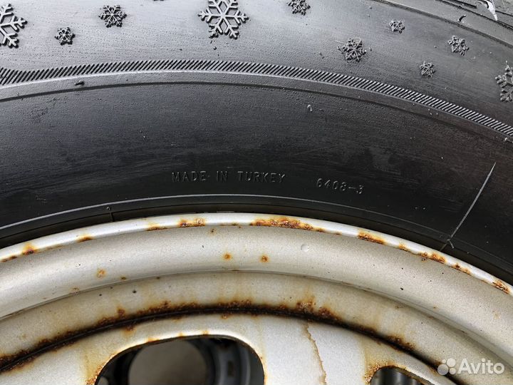 Petlas Snow Master W651 215/65 R16 T