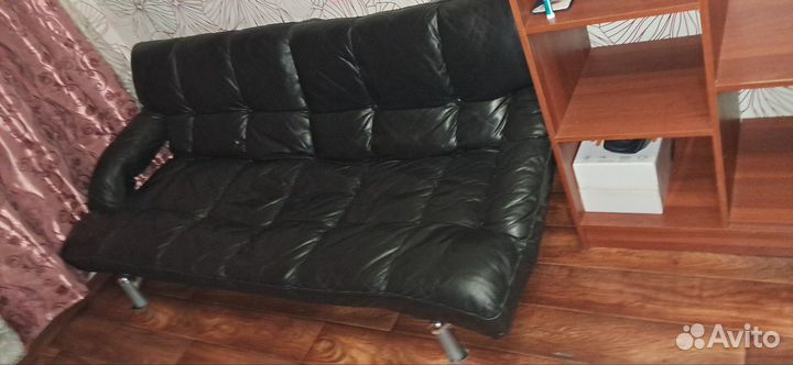 Продам кожаный диван раскладной