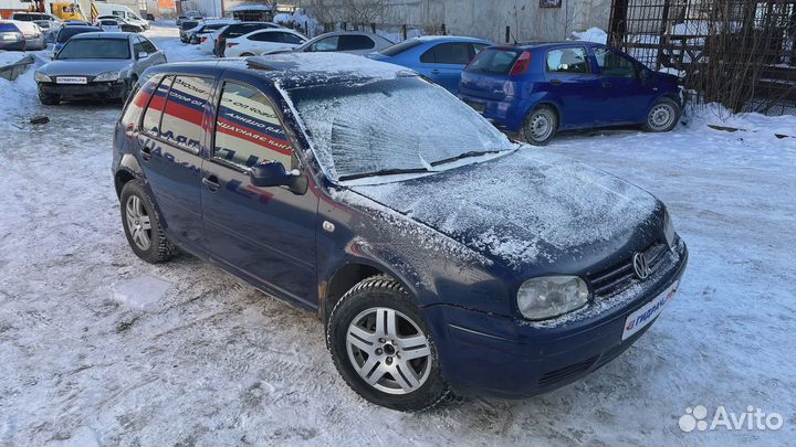 Дверь багажника Volkswagen Golf (Mk4) 1J6827025G