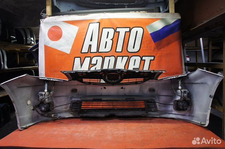 Бампер передний Toyota Prius ZVW30 2010