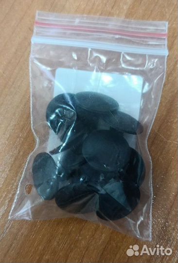 Клипса пистон утеплителя капота