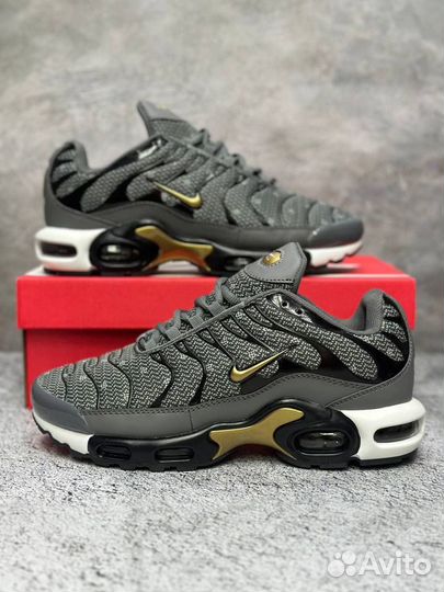 Кроссовки Nike Air Max Tn Plus